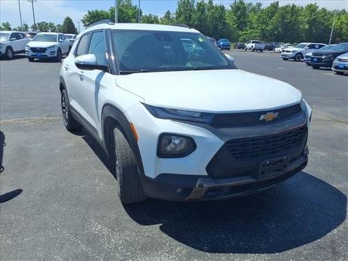 White 2023 Chevrolet Trailblazer ACTIV