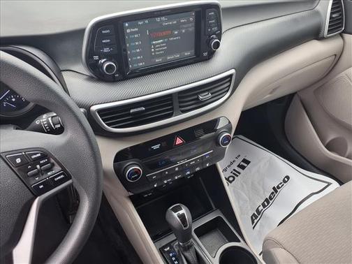 White 2020 Hyundai TUCSON SEL