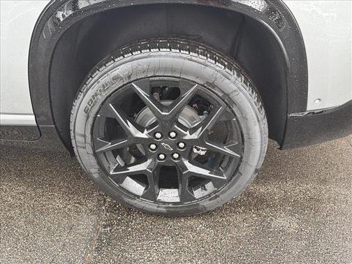 Sterling Gray Metallic 2026 Chevrolet Traverse RS