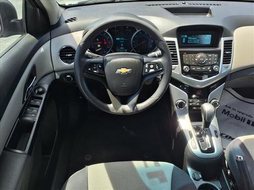 Silver 2014 Chevrolet Cruze LS