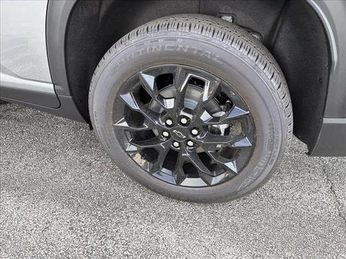 Sterling Gray Metallic 2026 Chevrolet Traverse LT