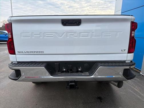 Summit White 2026 Chevrolet Silverado 3500 LT