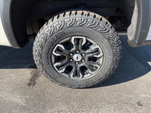 White Sand 2026 Chevrolet Silverado 1500 ZR2