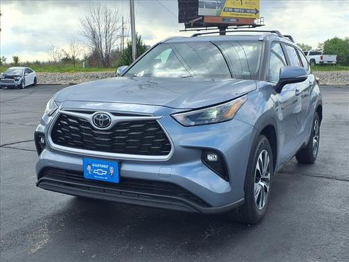 Blue 2023 Toyota Highlander XLE