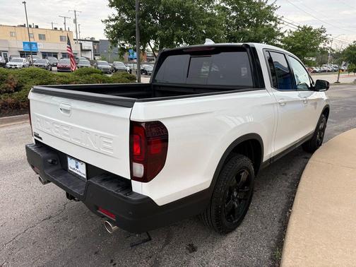 Platinum White Pearl 2026 Honda Ridgeline Black