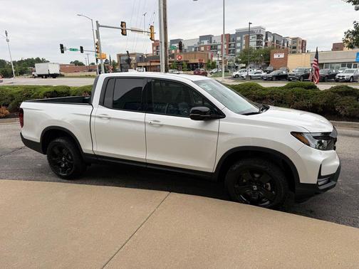 Platinum White Pearl 2026 Honda Ridgeline Black