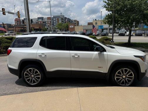 White Frost 2017 GMC Acadia SLT-1