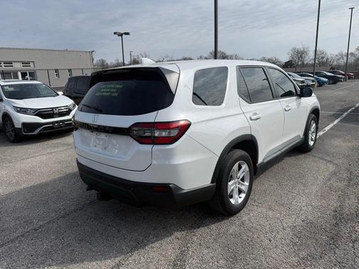 Platinum White 2023 Honda Pilot AWD LX