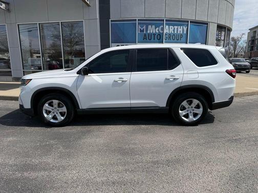 Platinum White 2023 Honda Pilot AWD LX