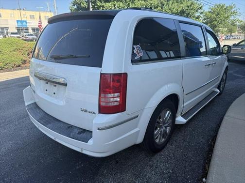 2008 Chrysler Town & Country Limited