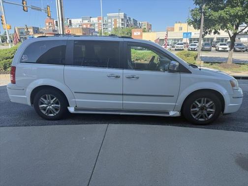2008 Chrysler Town & Country Limited