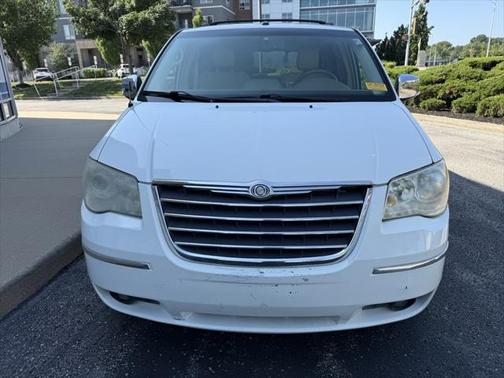 2008 Chrysler Town & Country Limited
