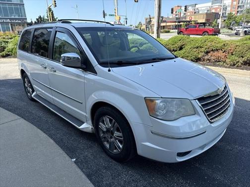 2008 Chrysler Town & Country Limited