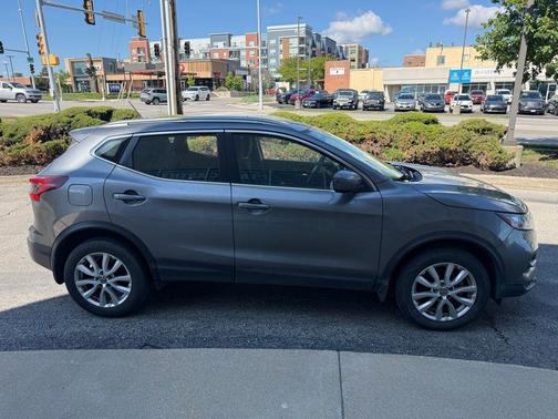 Gun Metallic 2020 Nissan Rogue Sport SV