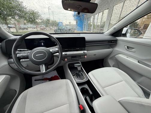 Atlas White 2024 Hyundai KONA SEL