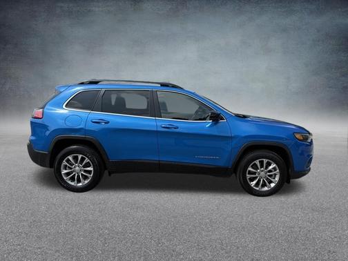 Hydro Blue Pearlcoat 2022 Jeep Cherokee Latitude Lux