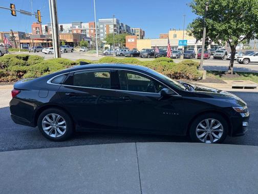 Mosaic Black Metallic 2023 Chevrolet Malibu FWD 1LT