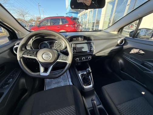 2021 Nissan Versa 1.6 S