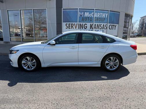 Platinum White Pearl 2019 Honda Accord LX