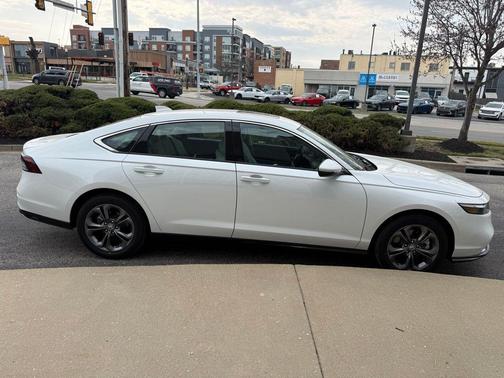 Platinum White Pearl 2025 Honda Accord Hybrid EX-L