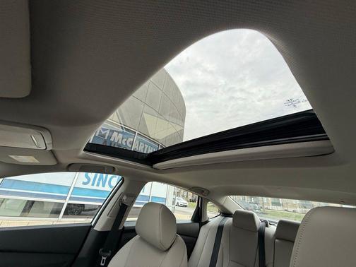 Platinum White Pearl 2025 Honda Accord Hybrid EX-L