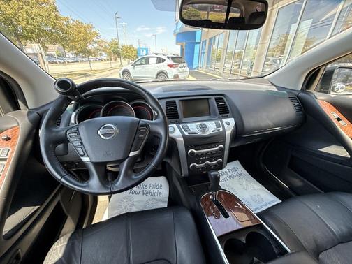 2010 Nissan Murano LE