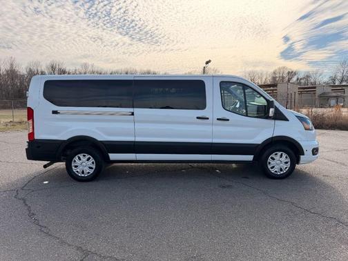 2024 Ford Transit-350 XLT