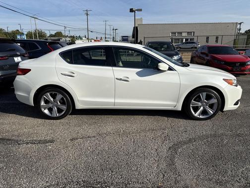 2013 Acura ILX 2.0L Technology