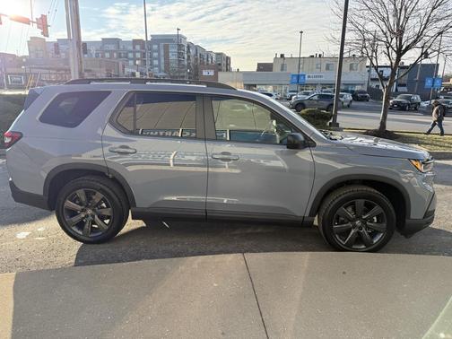 2025 Honda Pilot Sport