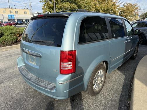 2008 Chrysler Town & Country Limited