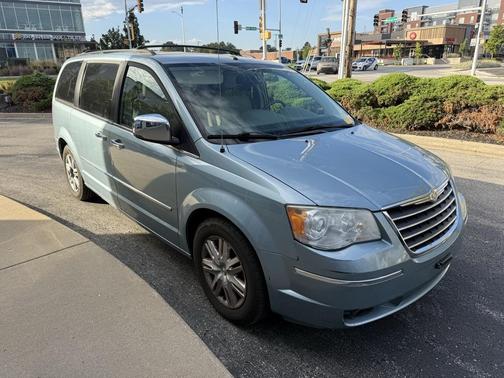 2008 Chrysler Town & Country Limited