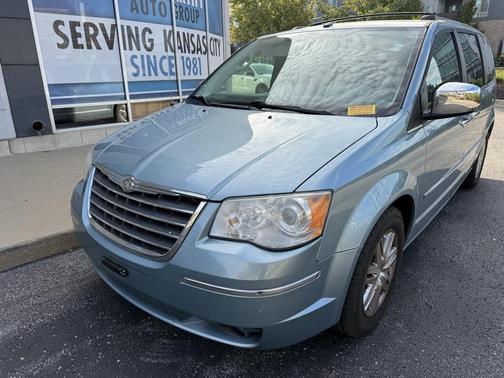2008 Chrysler Town & Country Limited