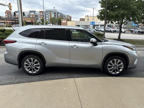 2022 Toyota Highlander Limited