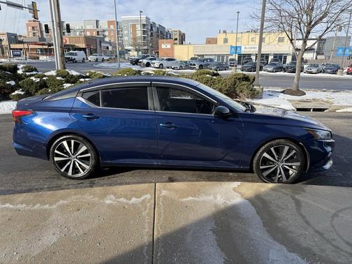 2020 Nissan Altima SR FWD