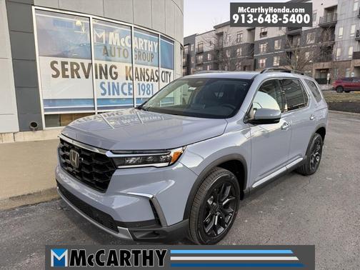 2025 Honda Pilot Touring 8-Passenger