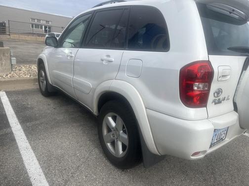 2004 Toyota RAV4 Base
