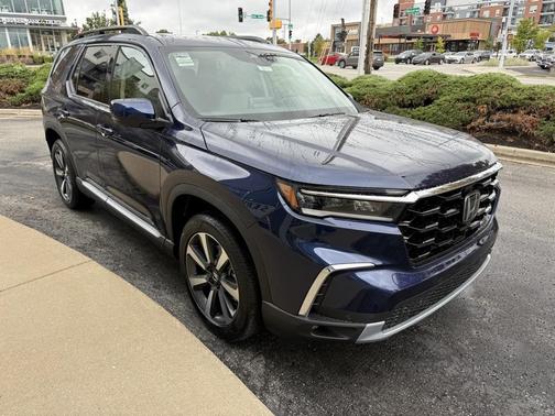 2025 Honda Pilot Touring 8-Passenger