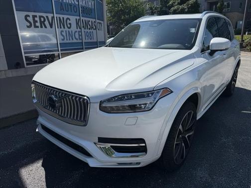 2023 Volvo XC90 B5 Plus