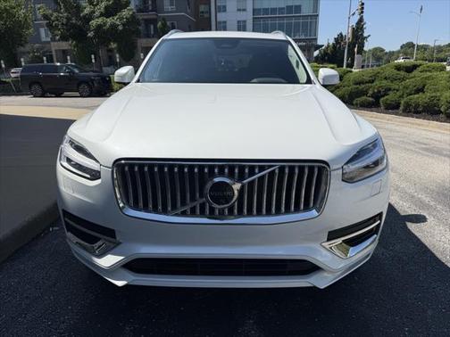 2023 Volvo XC90 B5 Plus