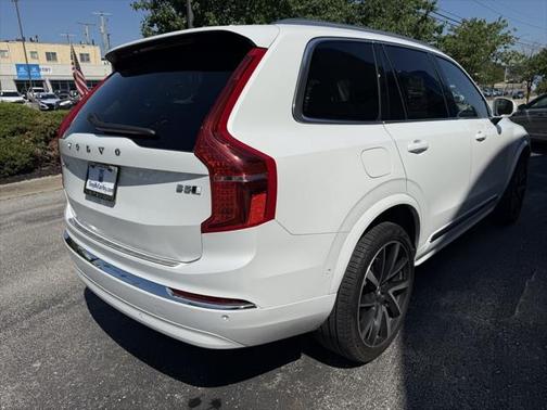 2023 Volvo XC90 B5 Plus