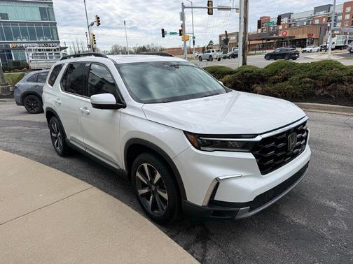 Platinum White Pearl 2023 Honda Pilot AWD Elite