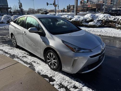 2021 Toyota Prius LE