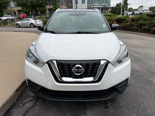 Aspen White 2020 Nissan Kicks SV