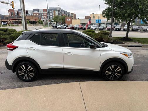 Aspen White 2020 Nissan Kicks SV