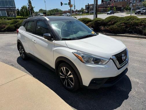 Aspen White 2020 Nissan Kicks SV