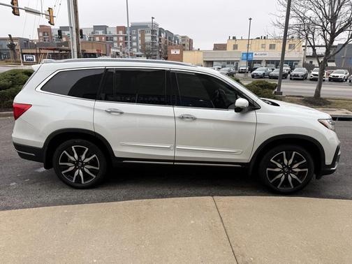 2021 Honda Pilot Touring 8-Passenger