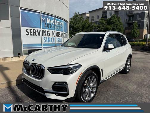 White Metallic 2019 BMW X5 xDrive50i