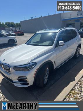 White Metallic 2019 BMW X5 xDrive50i