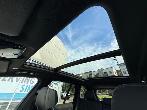 White Metallic 2019 BMW X5 xDrive50i