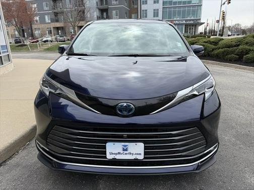 2021 Toyota Sienna Platinum 7 Passenger